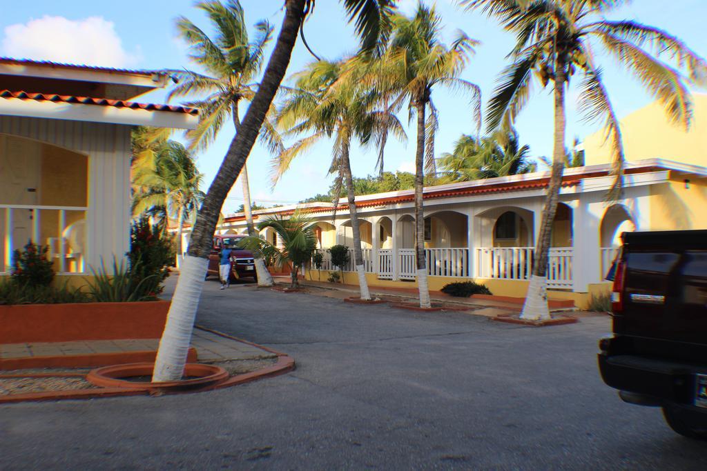 Coconut Inn Palm Beach Eksteriør bilde